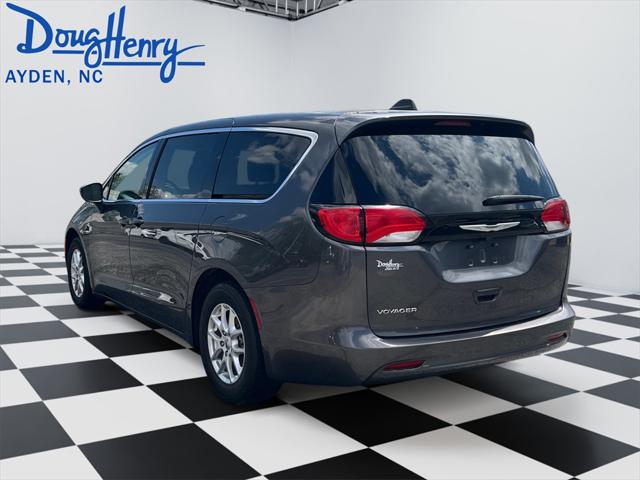 2023 Chrysler Voyager LX