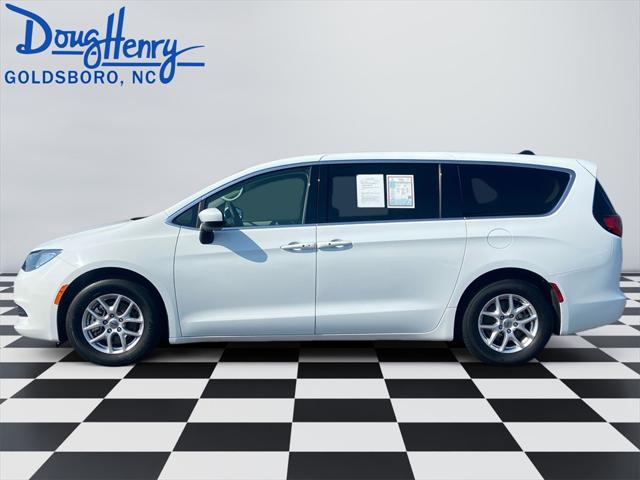 2023 Chrysler Voyager LX