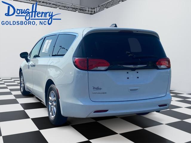 2023 Chrysler Voyager LX