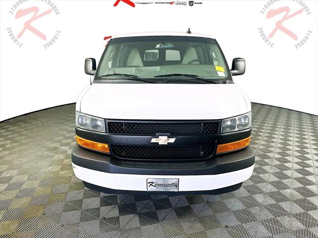 2022 Chevrolet Express Passenger RWD 3500 Extended Wheelbase LS
