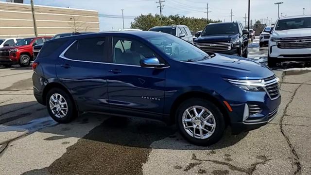 Used 2022 Chevrolet Equinox LT with VIN 2GNAXKEV5N6121743 for sale in Waterford, MI