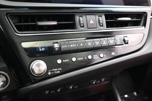 2024 Lexus ES 350 F SPORT Handling