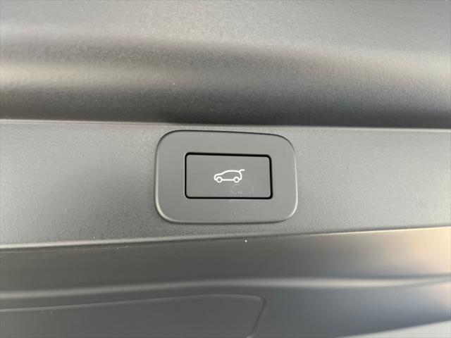 2025 Land Rover Range Rover P400 SE
