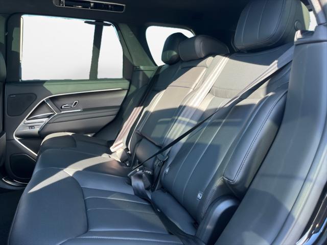 2025 Land Rover Range Rover P400 SE