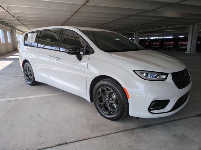 2024 Chrysler Pacifica Hybrid PACIFICA PLUG-IN HYBRID S APPEARANCE