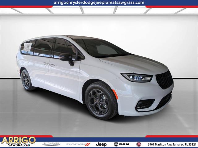 2024 Chrysler Pacifica Hybrid PACIFICA PLUG-IN HYBRID S APPEARANCE