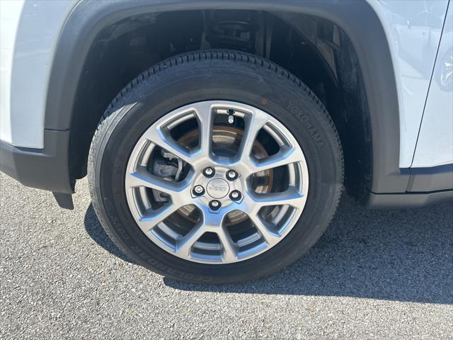 2024 Jeep Compass Latitude Lux FWD