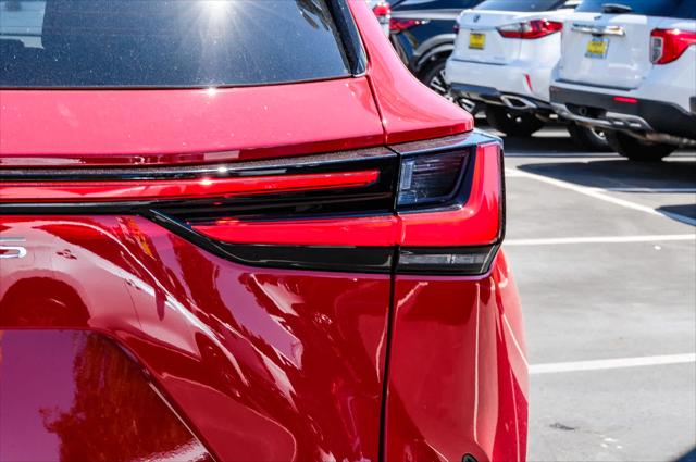 2025 Lexus NX 350h Premium