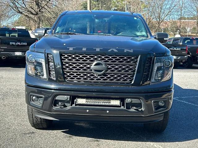 2019 Nissan TITAN SV