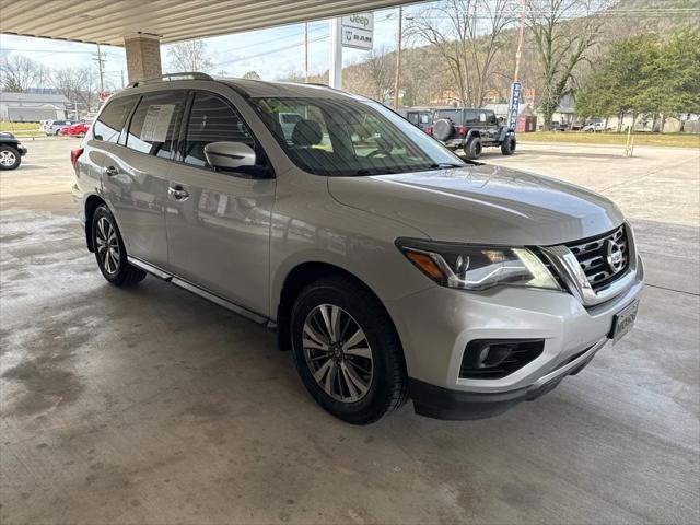 2017 Nissan Pathfinder SL
