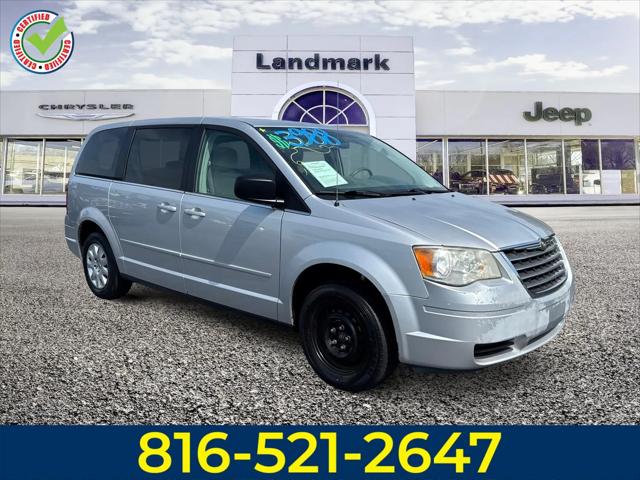 2009 Chrysler Town and Country LX