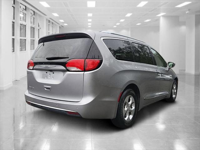 2017 Chrysler Pacifica Touring-L Plus