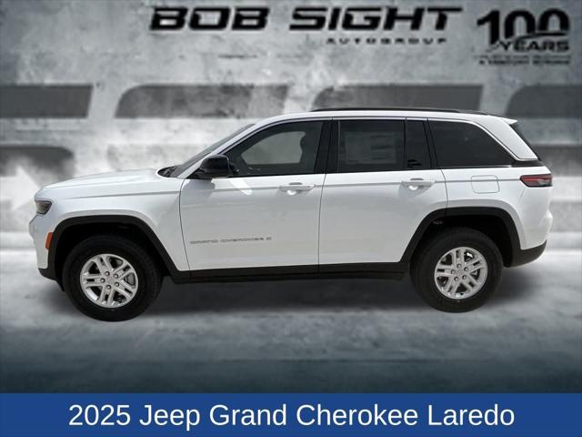 2025 Jeep Grand Cherokee GRAND CHEROKEE LAREDO 4X4