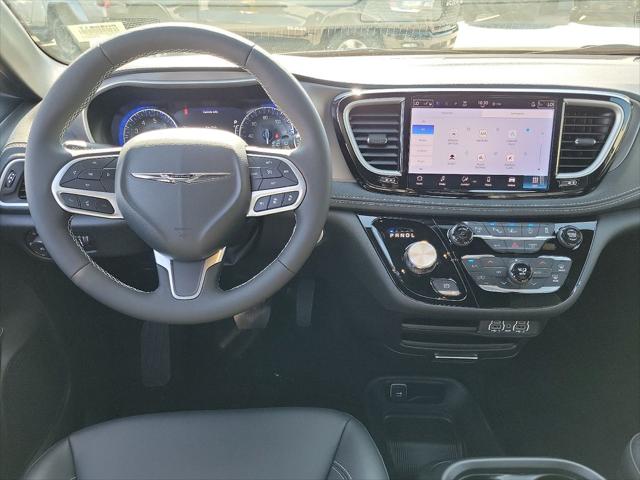 2025 Chrysler Pacifica PACIFICA SELECT