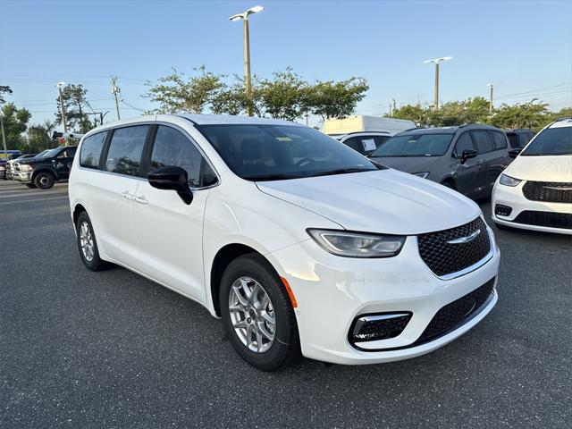 2025 Chrysler Pacifica PACIFICA SELECT