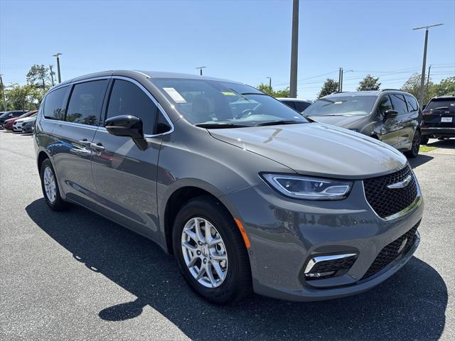 2025 Chrysler Pacifica PACIFICA SELECT