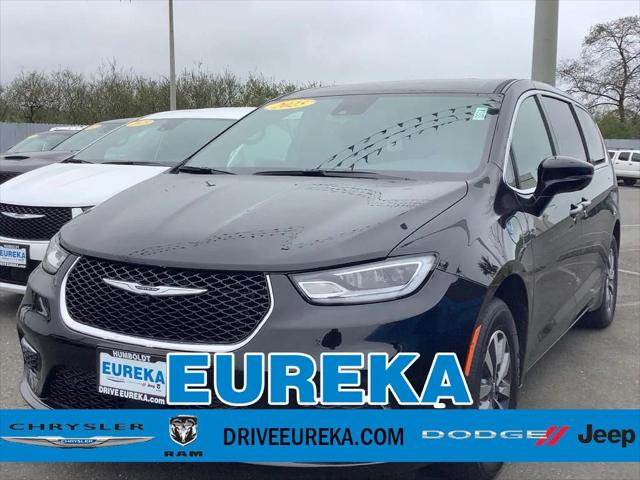 2025 Chrysler Pacifica Hybrid PACIFICA PLUG-IN HYBRID SELECT