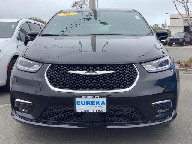 2025 Chrysler Pacifica Hybrid PACIFICA PLUG-IN HYBRID SELECT
