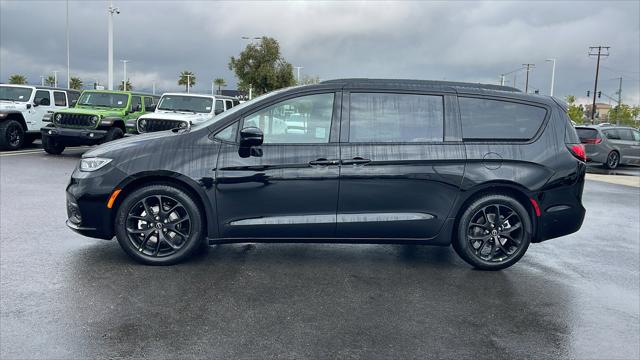 2025 Chrysler Pacifica PACIFICA LIMITED