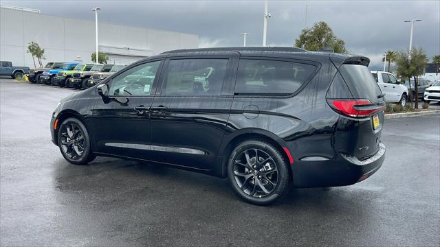 2025 Chrysler Pacifica PACIFICA LIMITED