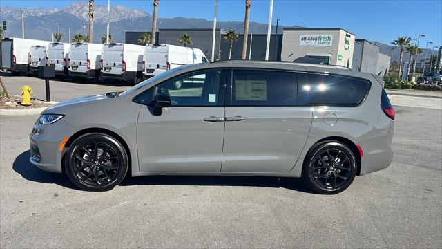 2025 Chrysler Pacifica PACIFICA LIMITED