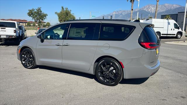 2025 Chrysler Pacifica PACIFICA LIMITED