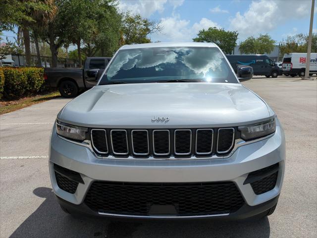 2025 Jeep Grand Cherokee GRAND CHEROKEE LAREDO X 4X2