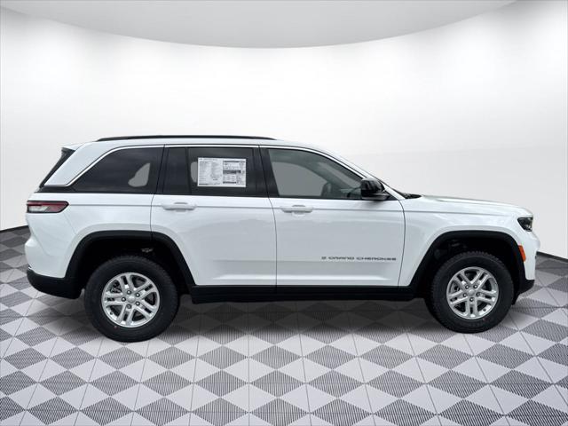 2025 Jeep Grand Cherokee GRAND CHEROKEE LAREDO 4X4