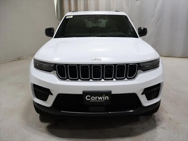 2025 Jeep Grand Cherokee GRAND CHEROKEE LAREDO 4X4
