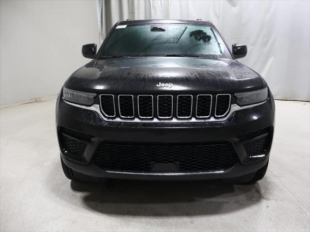 2025 Jeep Grand Cherokee GRAND CHEROKEE LAREDO 4X4