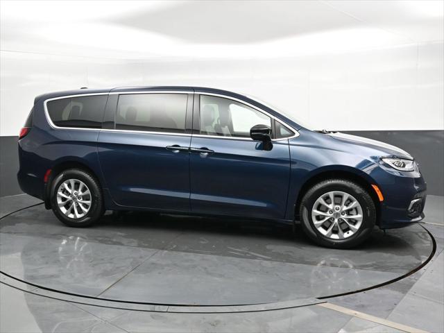 2025 Chrysler Pacifica PACIFICA SELECT AWD
