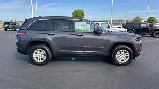 2025 Jeep Grand Cherokee GRAND CHEROKEE LAREDO 4X4