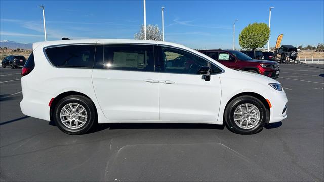 2025 Chrysler Pacifica PACIFICA SELECT