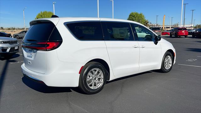 2025 Chrysler Pacifica PACIFICA SELECT