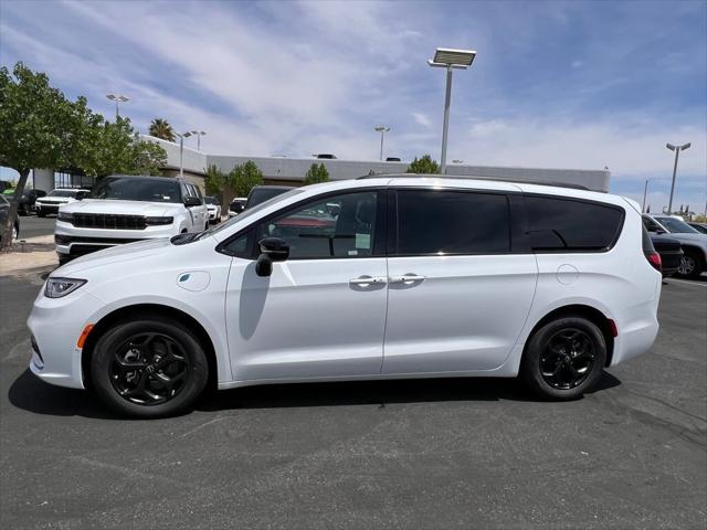 2025 Chrysler Pacifica Hybrid PACIFICA PLUG-IN HYBRID S APPEARANCE