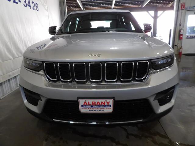 2025 Jeep Grand Cherokee GRAND CHEROKEE LAREDO X 4X4