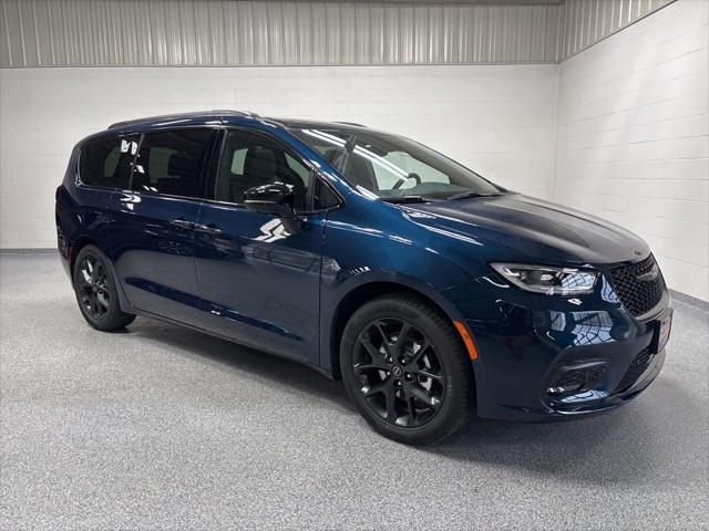 2025 Chrysler Pacifica PACIFICA LIMITED