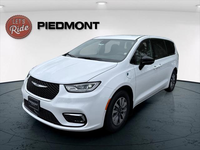2025 Chrysler Pacifica Hybrid PACIFICA PLUG-IN HYBRID SELECT