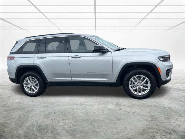 2025 Jeep Grand Cherokee GRAND CHEROKEE LAREDO X 4X2