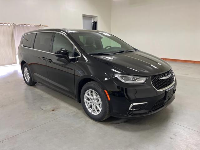 2025 Chrysler Pacifica PACIFICA SELECT