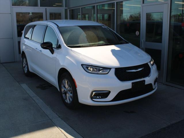 2025 Chrysler Pacifica PACIFICA SELECT AWD