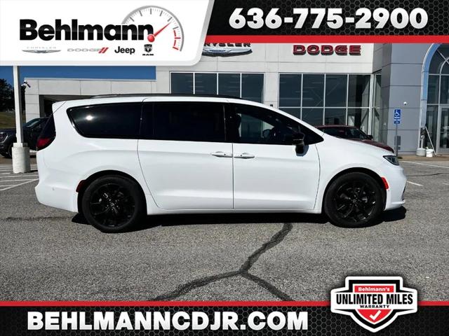 2025 Chrysler Pacifica PACIFICA LIMITED