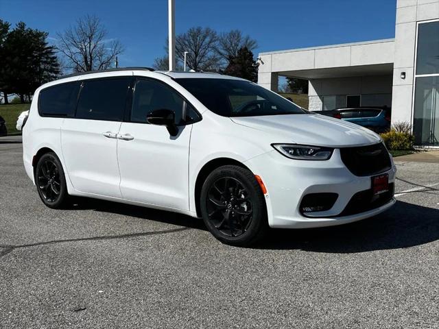 2025 Chrysler Pacifica PACIFICA LIMITED