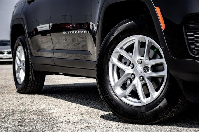 2025 Jeep Grand Cherokee GRAND CHEROKEE LAREDO X 4X2
