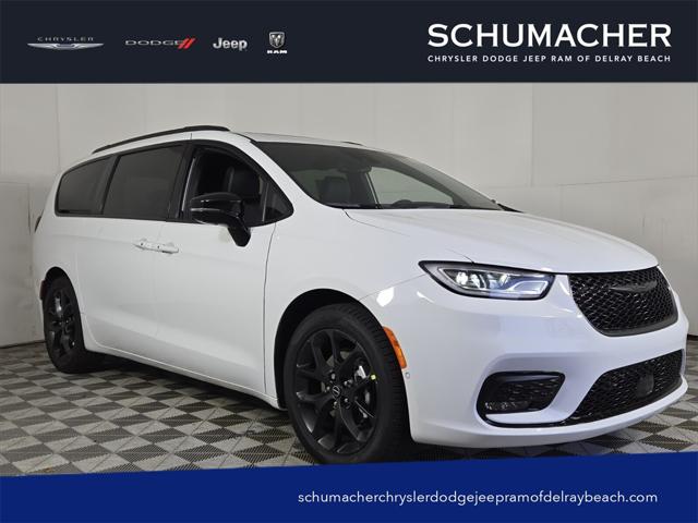 2025 Chrysler Pacifica PACIFICA LIMITED