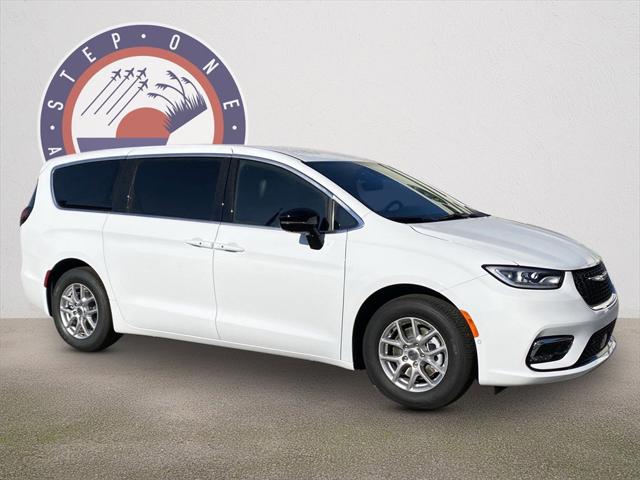 2025 Chrysler Pacifica PACIFICA SELECT