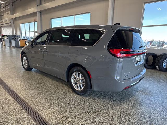 2025 Chrysler Pacifica PACIFICA SELECT