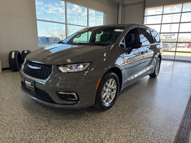 2025 Chrysler Pacifica PACIFICA SELECT