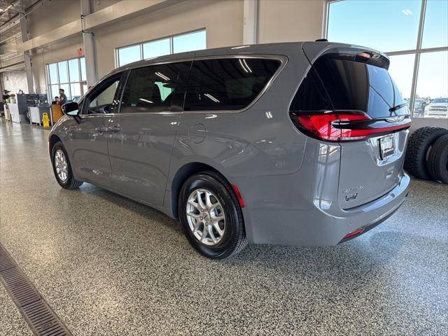 2025 Chrysler Pacifica PACIFICA SELECT