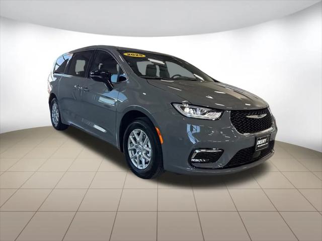 2025 Chrysler Pacifica PACIFICA SELECT